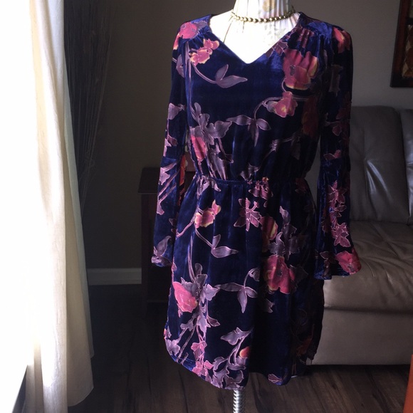 Skies Are Blue Long Sleeve Dress - Picture 3 of 8